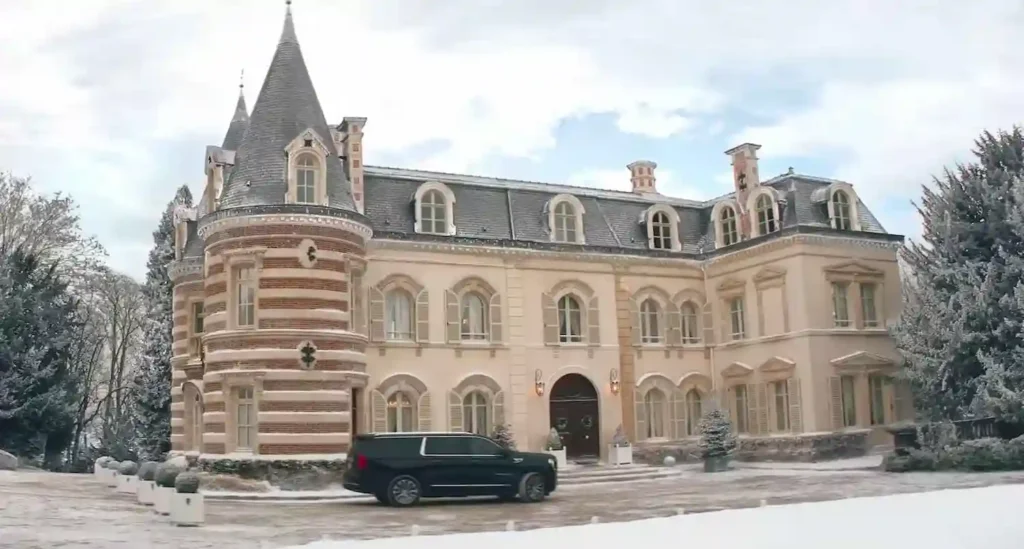 Champagne Problems movie filming in Avenue de Champagne, France