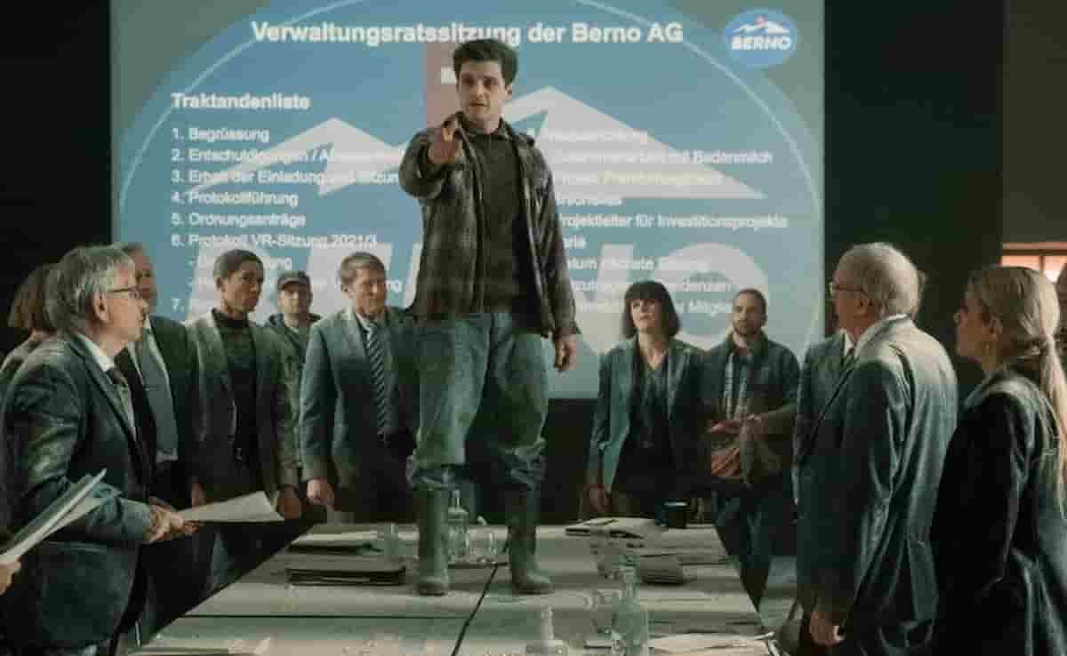 New Heights cast and review