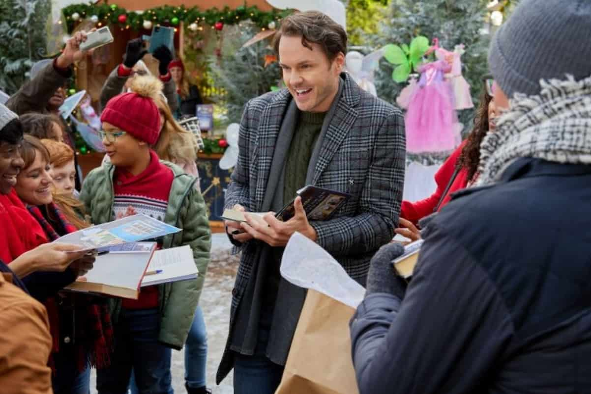 Where Was Magic In Mistletoe Filmed? Hallmark Cast Details